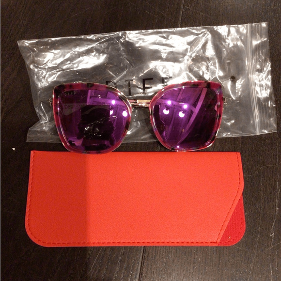 NEW! DIFF Clarissa Purple Sunglasses with Red Case